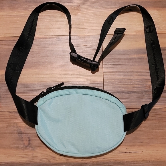 CHAMPION Multi Purpose Belt Bag, Adjustable Logo Strap, Snap Buckle, Zip Closure - Picture 5 of 9